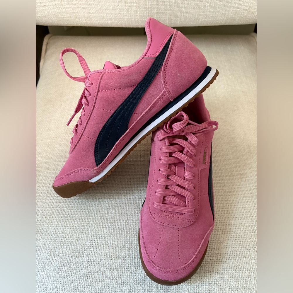 Puma Women's Turino II Sneakers in Pink and Navy. Size 8.5. *NWOB*